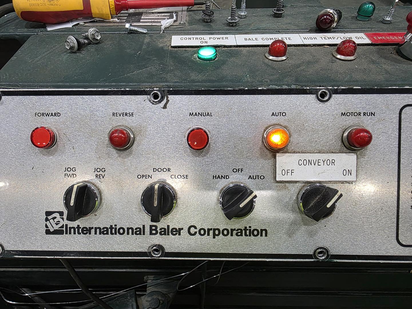 🔦 The Importance of Operator Indicator Lights - Recycling Balers & Compactors