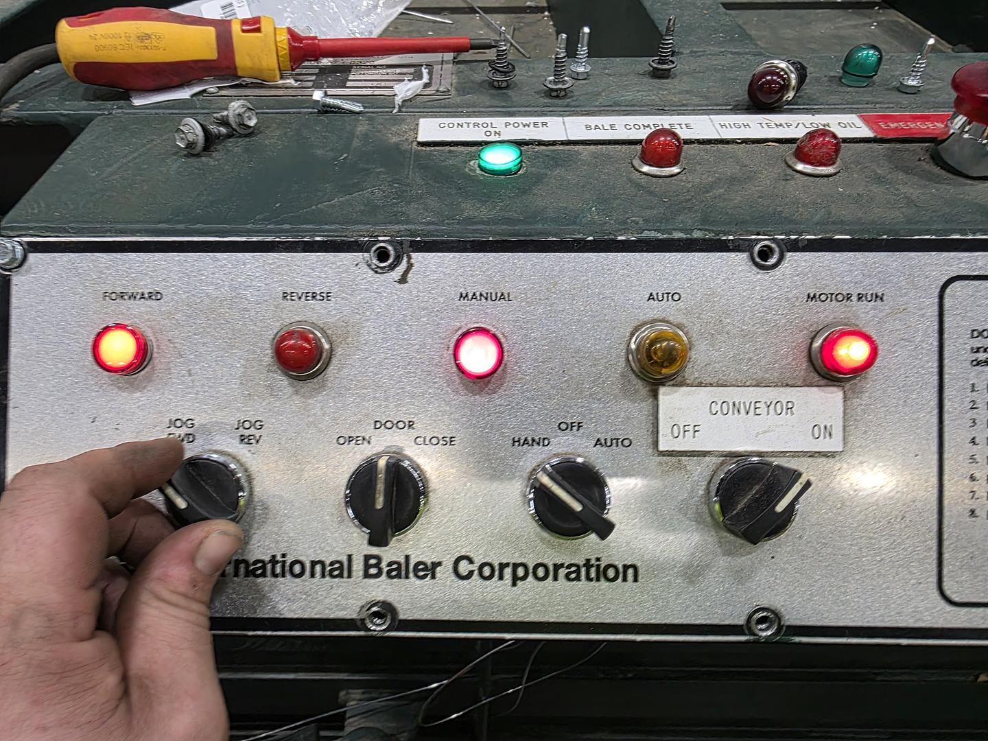 🔦 The Importance of Operator Indicator Lights - Recycling Balers & Compactors