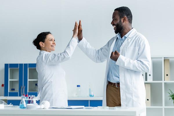 Exploring the Advantages of Online Lab Equipment Selling with LabLink