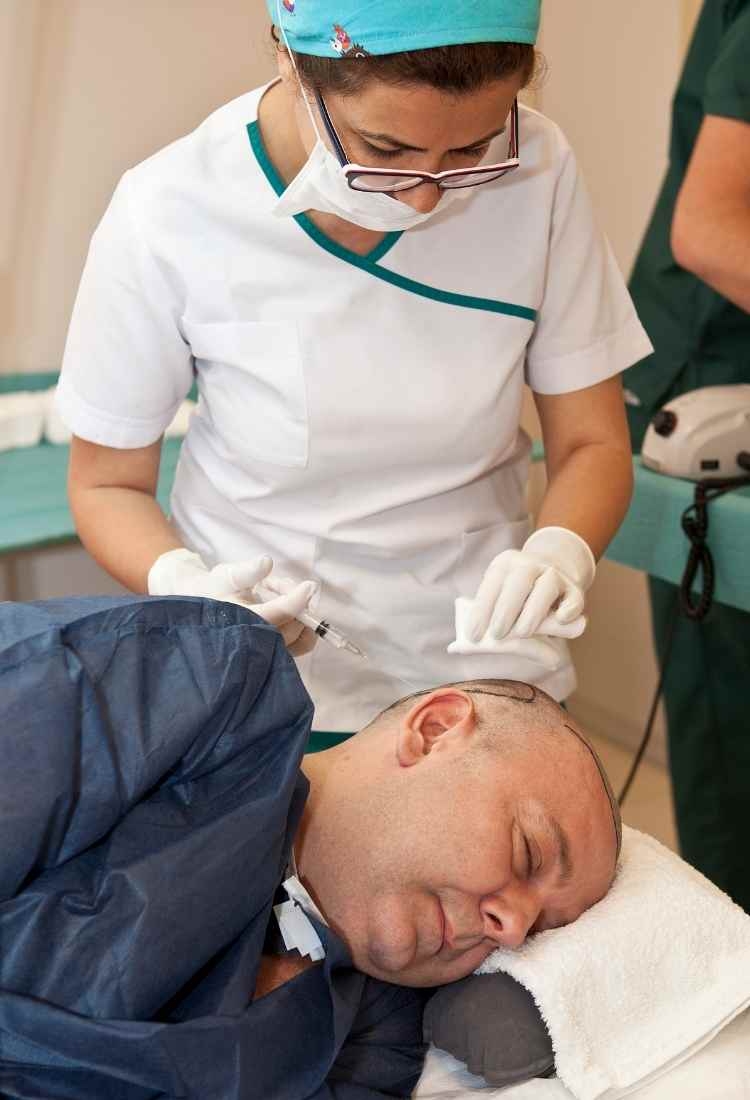 How do hair transplants at Doctor Zen Clinic in Istanbul look natural?