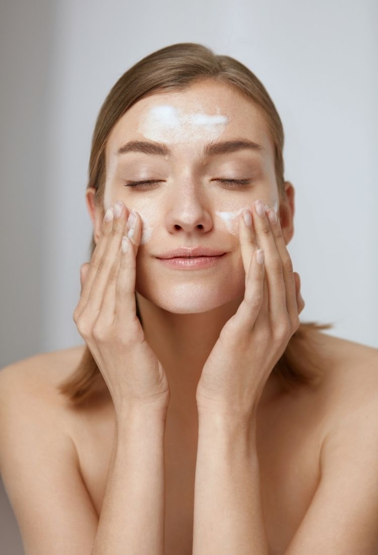 How does Vantage Hair Restoration in Turkey cater to international patients?