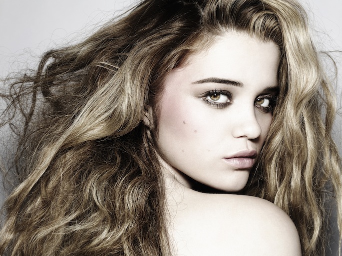 Sky Ferreira debuts 'Everything Is Embarrassing' video, shares EP details