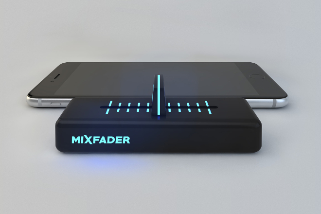 Mixfader is a wireless crossfader that lets you scratch on the go