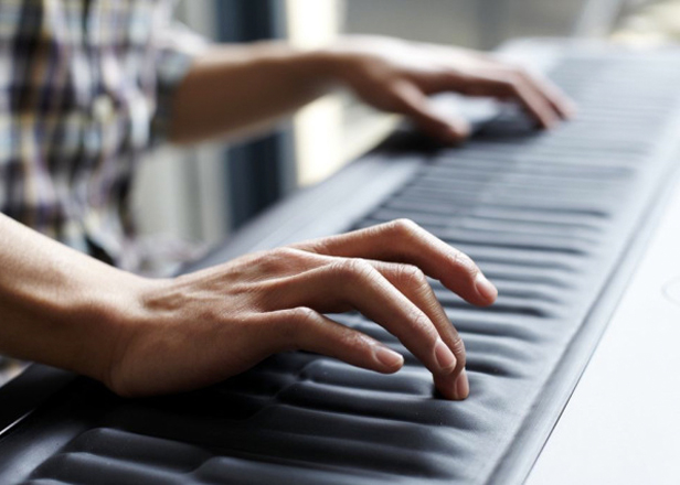 Roli introduces Equator cross-platform synth for multi-dimensional controllers