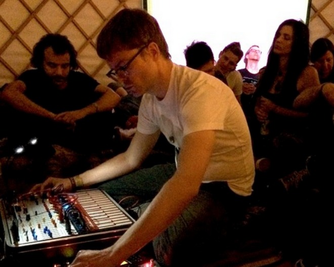 Hear Surgeon's live improvised set at Freerotation