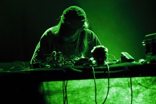 Russell Haswell returns with 12" recorded at Stockholm’s EMS Elektronmusikstudion