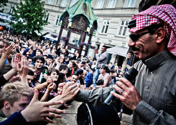 Omar Souleyman writes letter to Syria, dedicates all shows to refugees