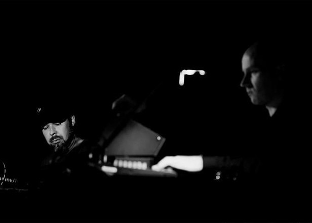 Hear Mika Vainio and Franck Vigroux's collaborative album Peau Froide, Léger Soleil