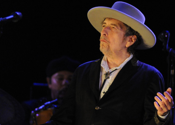 The Nobel Prize committee can't seem get a hold of Nobel Prize-winner Bob Dylan