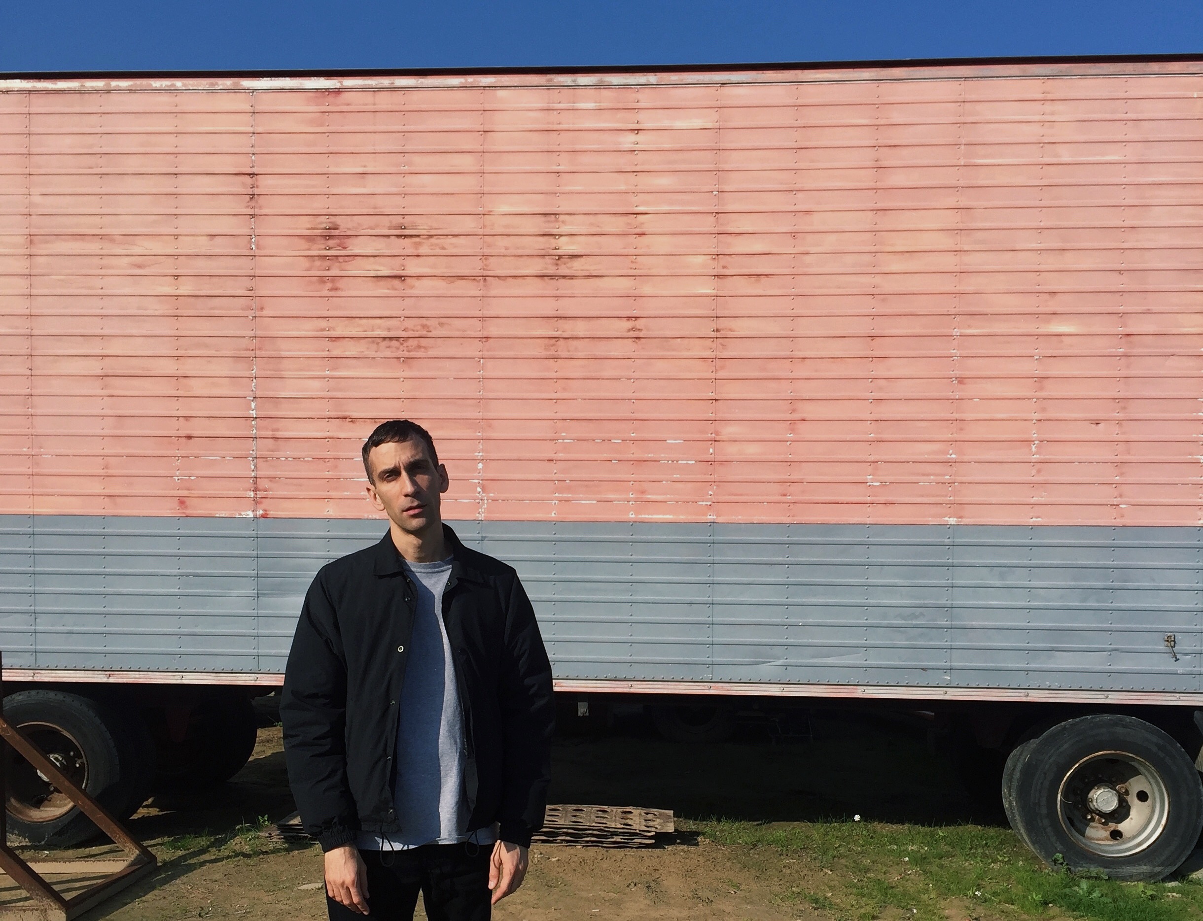 Not Waving announces PopulistEP, shares entrancingly sleazy 'Too Many Freaks'