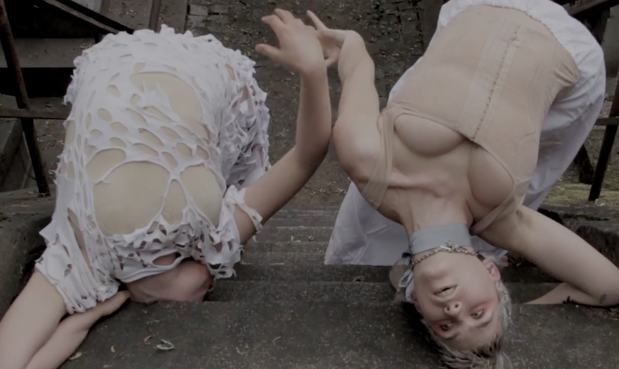 Eartheater signs to PAN, shares new single 'Claustra'