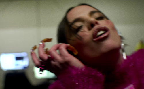 ascendant vierge party with a supercomputer in ‘Faire Et Refaire’ video