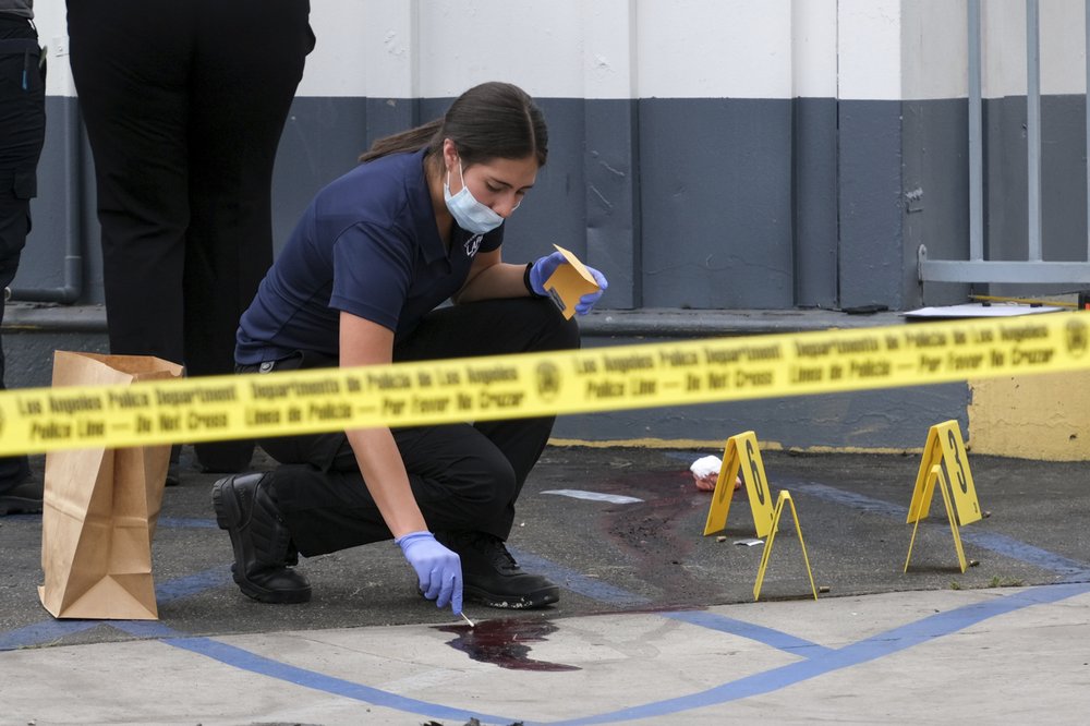 Police: Man killed father, brother, wounded mother in LA | FACTSWANTED Police: Man killed father, brother, wounded mother in LA | FACTSWANTED