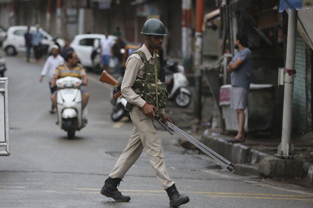 Curfew to be eased in Kashmir's main city for Friday prayers | FACTSWANTED Curfew to be eased in Kashmir's main city for Friday prayers | FACTSWANTED