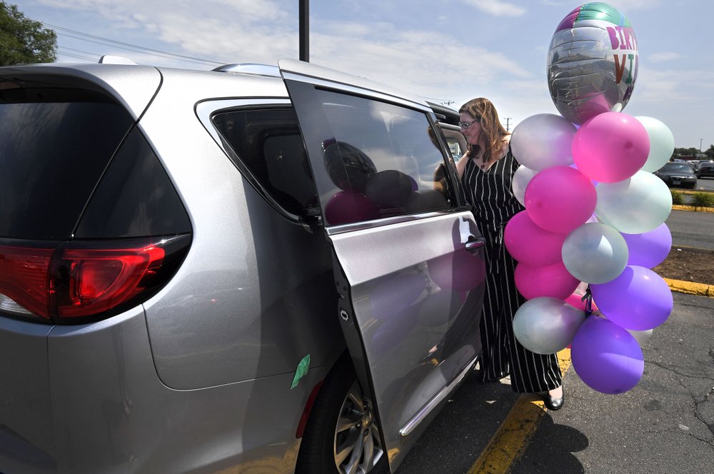 Minivan sales keep falling, but experts say they'll live on | FACTSWANTED Minivan sales keep falling, but experts say they'll live on | FACTSWANTED