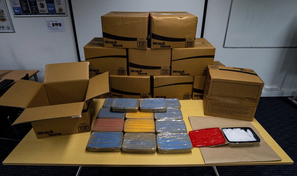 New Zealand police arrest 2 British men in huge meth bust | FACTSWANTED New Zealand police arrest 2 British men in huge meth bust | FACTSWANTED