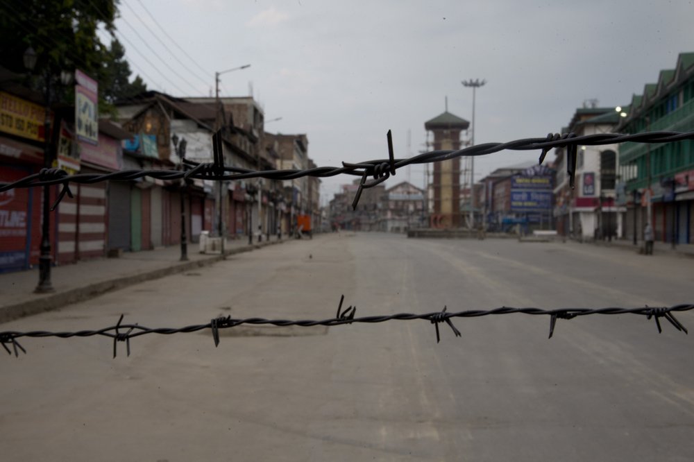 No phone calls, no groceries: Kashmir on edge under lockdown | FACTSWANTED No phone calls, no groceries: Kashmir on edge under lockdown | FACTSWANTED