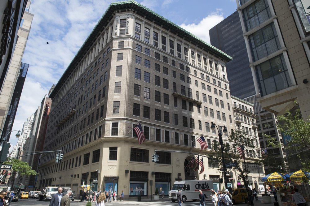 Once a shrine to a retailer's brand, 'flagships' lose luster | FACTSWANTED Once a shrine to a retailer's brand, 'flagships' lose luster | FACTSWANTED
