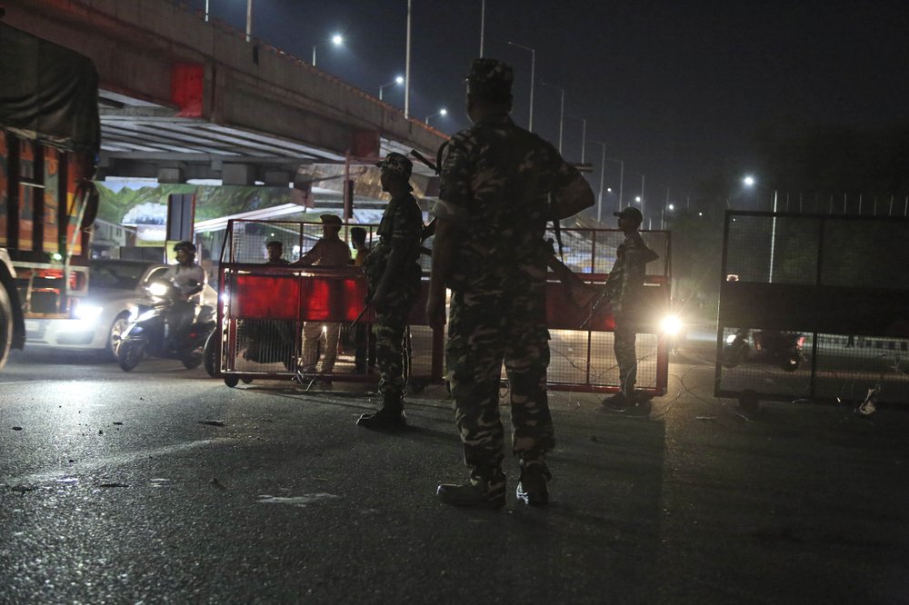 Pre-dawn food run then rush home: Kashmir under curfew | FACTSWANTED Pre-dawn food run then rush home: Kashmir under curfew | FACTSWANTED