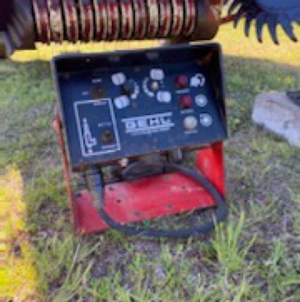 Shearer Gehl 1470 TDC round baler Machinery & Equipment Hay