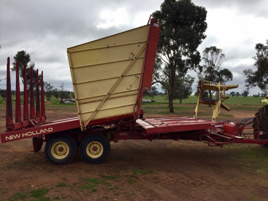 New Holland Hayliner 1038 Bale Stacker Machinery & Equipment