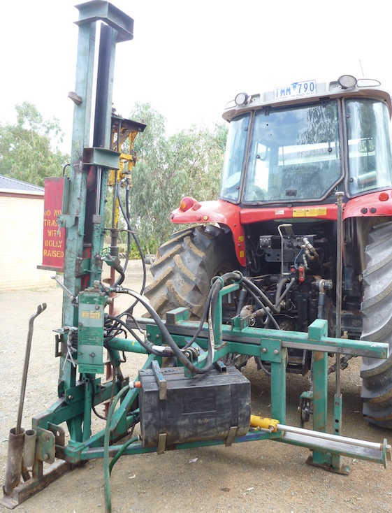 MUNRO POST DRIVER (SIDE SHIFT) PLUS 2 X AUGERS 3.5"&