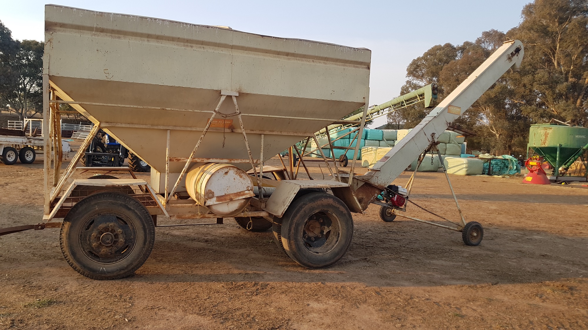 8 Tonne 2 Bin Portable Grouper And Cup Auger Machinery