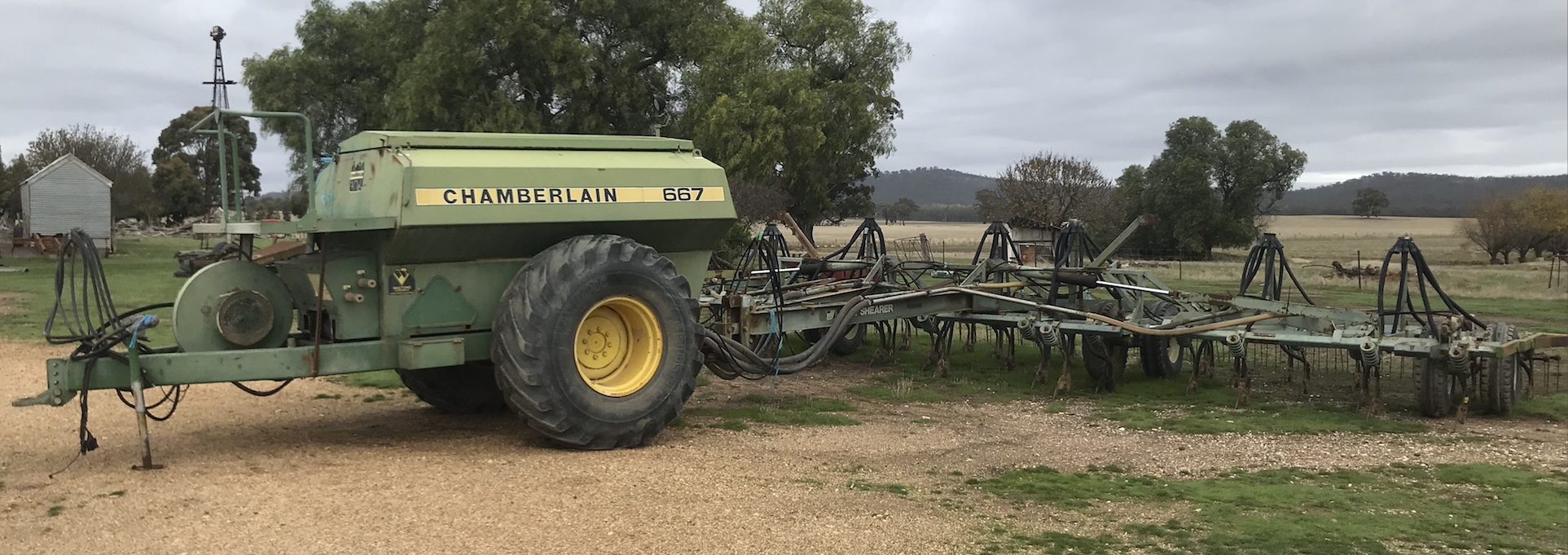 John Shearer Air seeder with chamberlain 667 Box For Sale