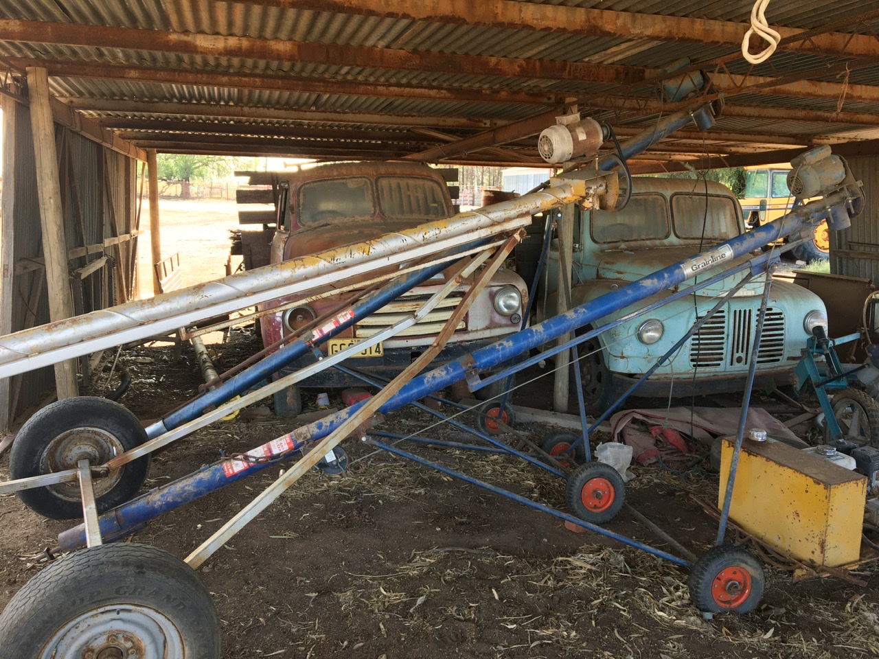 Small Grain Auger Machinery & Equipment Augers and Shifters