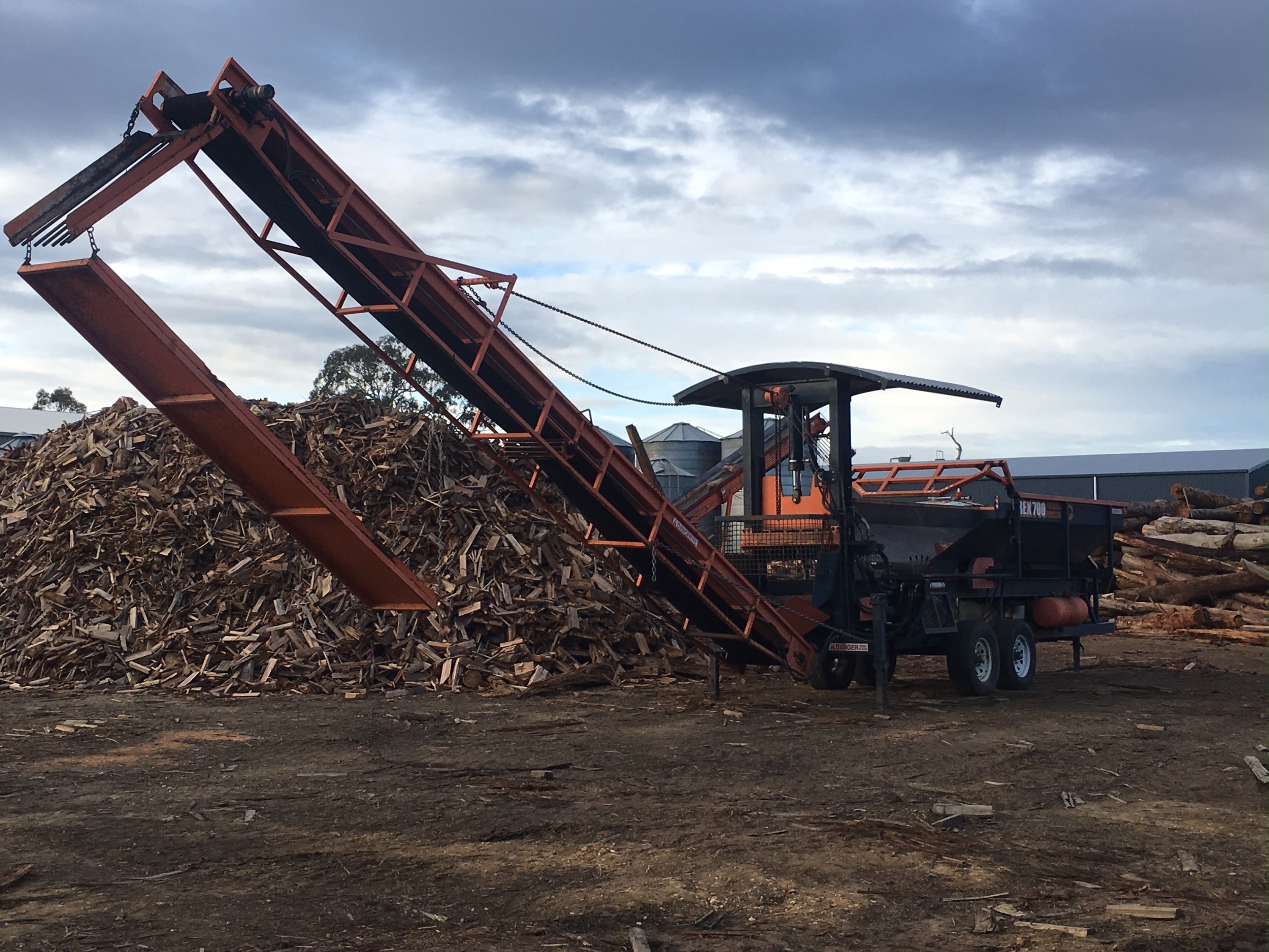 Rex 700 Firewood Splitter and Elevator For Sale Machinery