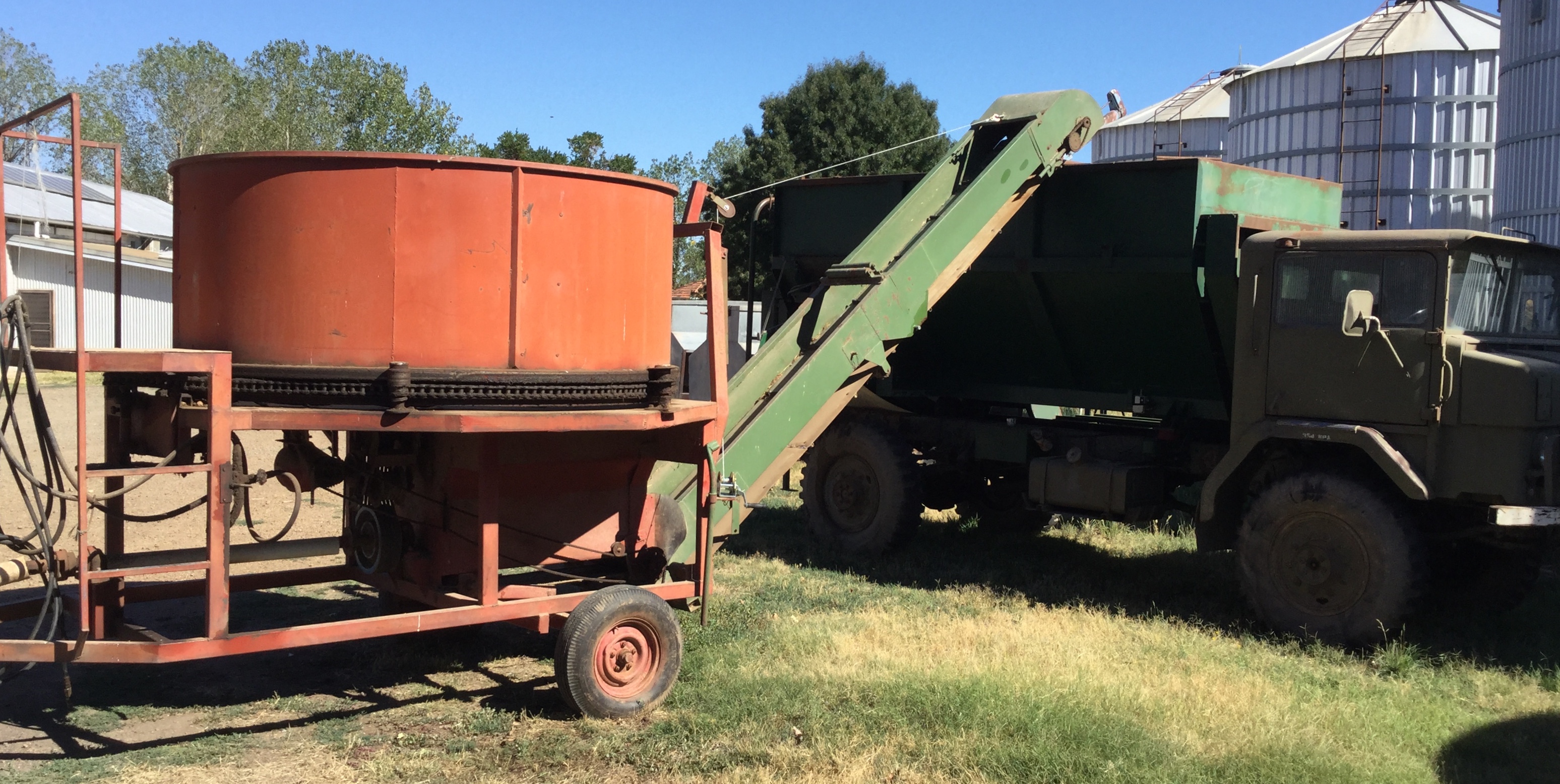 Hay chopper Machinery & Equipment Fodder and Feed Mixers