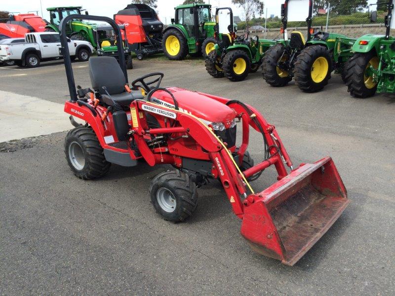 Massey Ferguson GC2400 Compact tractor with Front end loader