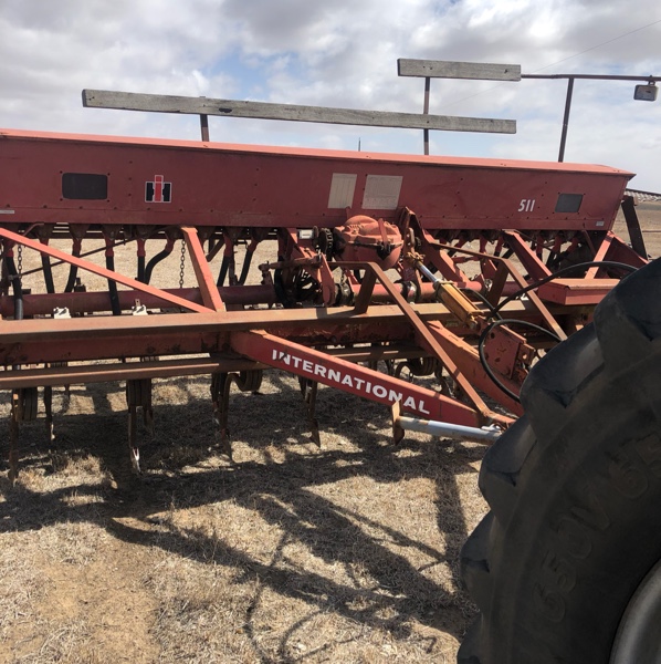 International 511 direct drill combine Machinery & Equipment