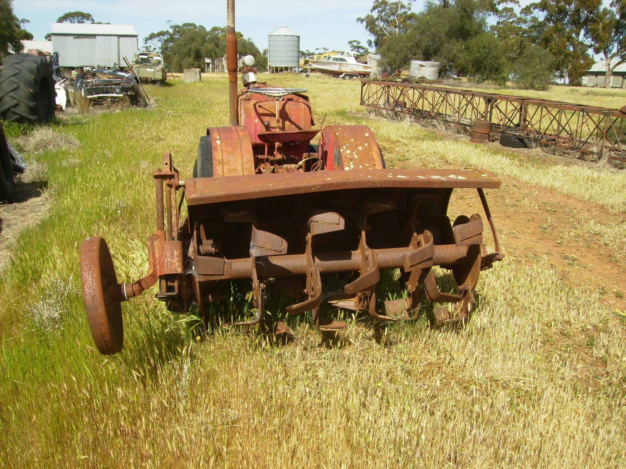 Howard DH22 Machinery & Equipment Tractors For Sale