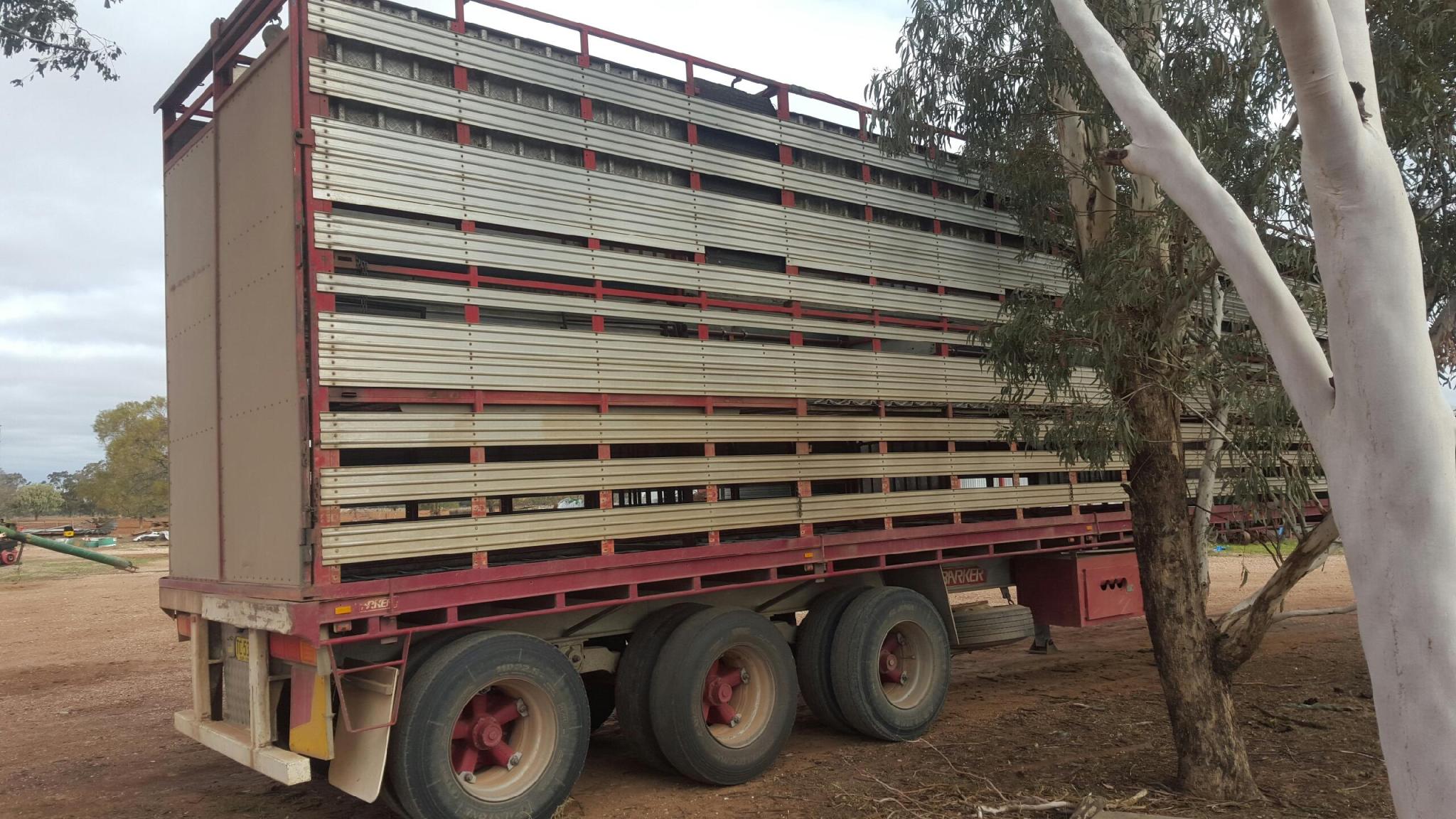 1977 Barker 3 x 2 Deck Stock Crate Machinery & Equipment