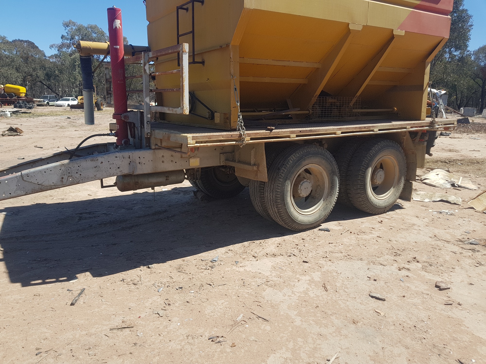 Pig Trailer Tandem Axle Tipper With Grain Bin Trucks