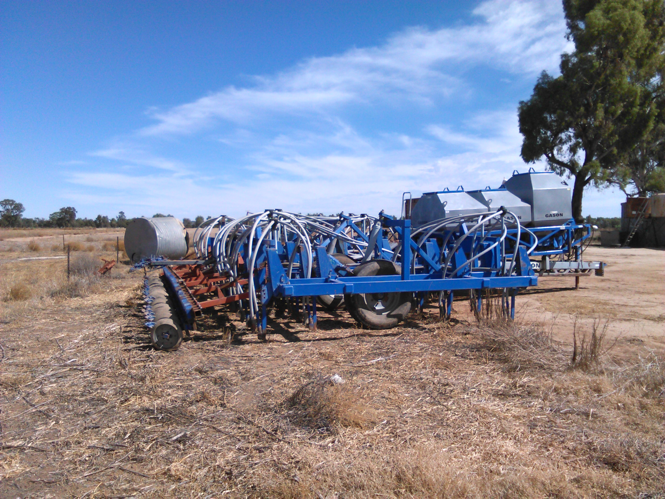 Gason air seeder with 1230 Mounted Bin Machinery & Equipment