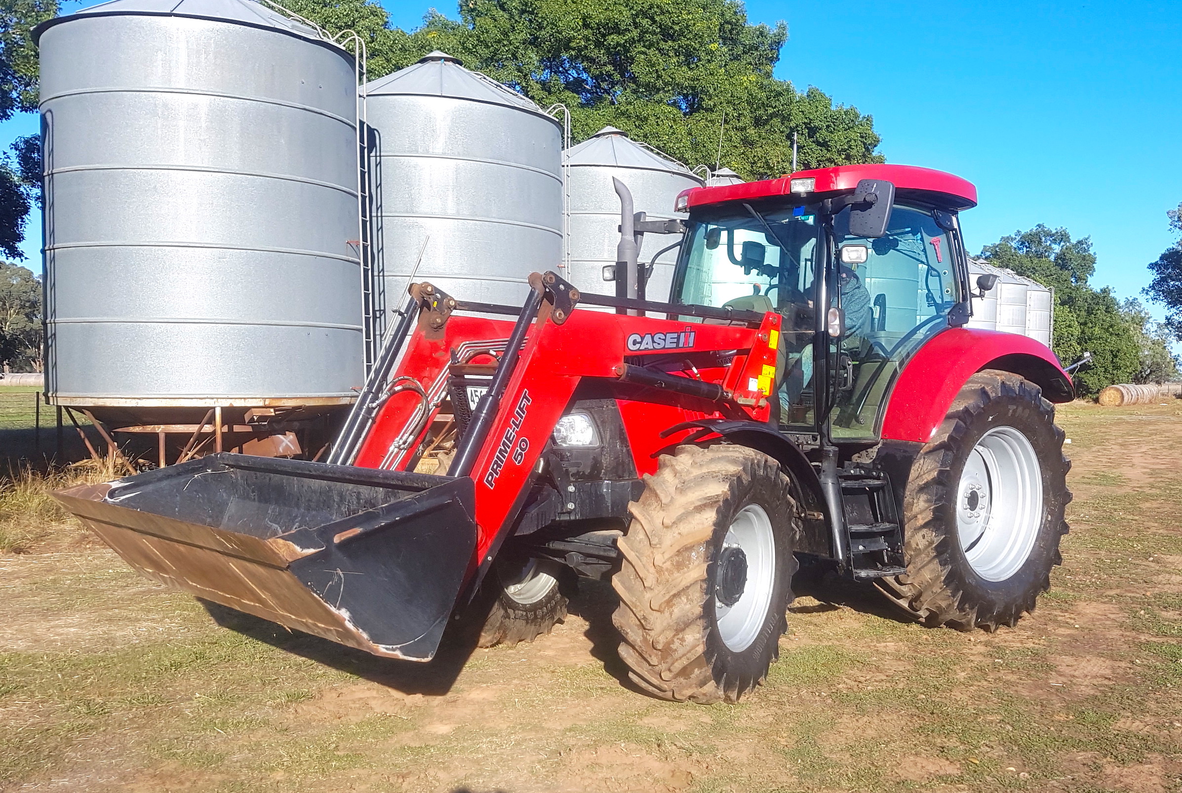 2012 Case Maxxum 110 Tractor with Front End Loader Machinery