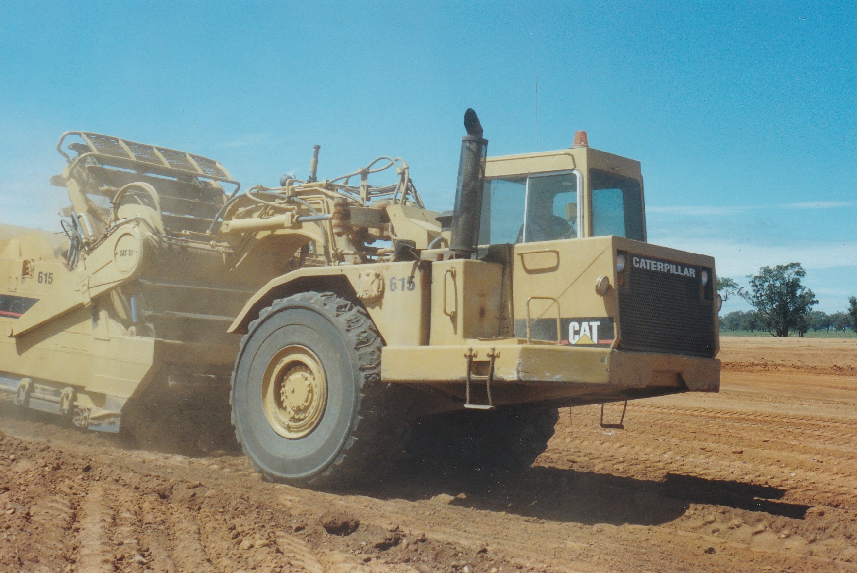 CAT Scraper Machinery & Equipment Earthmoving For Sale