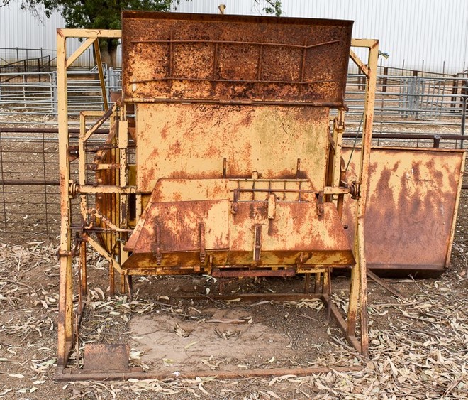 Sheep Handler Livestock Equipment Sheep Handlers For Sale