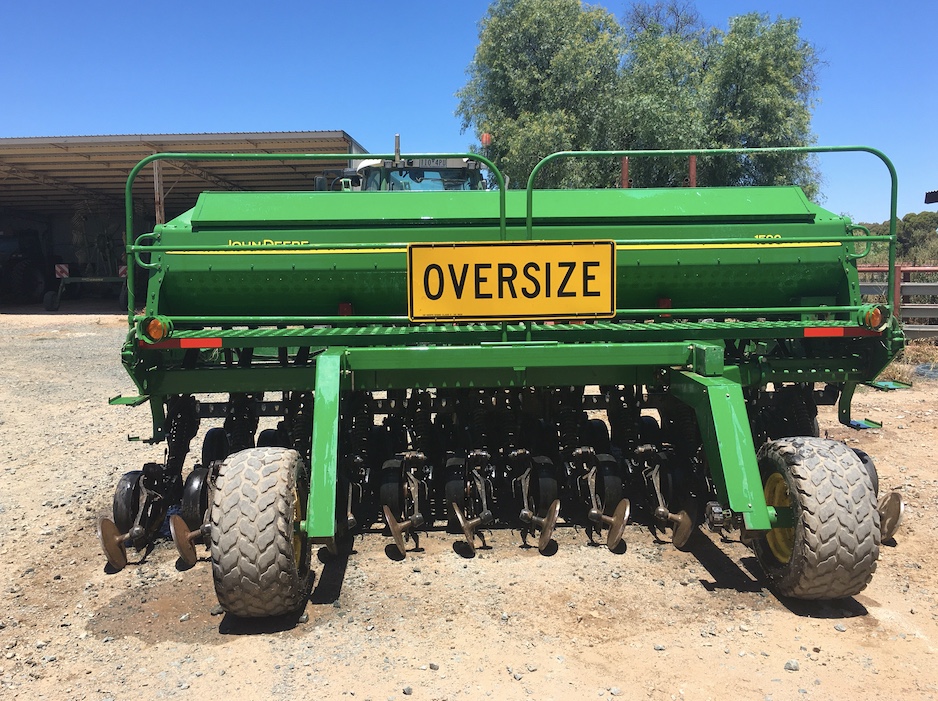 2015 John Deere 1590 Disc Seeder 24 Row Machinery & Equipment
