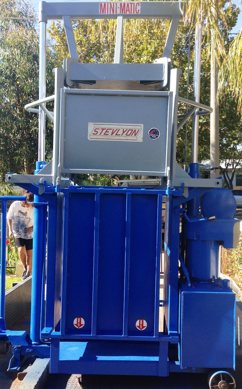Stevlyon Mini Matic Hydraulic Wool Press Livestock Equipment