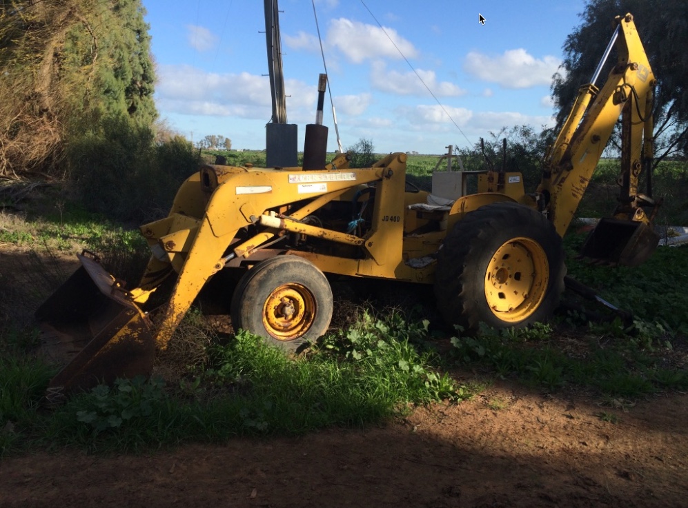 John Deere 400 Backhoe with Front end Loader Machinery