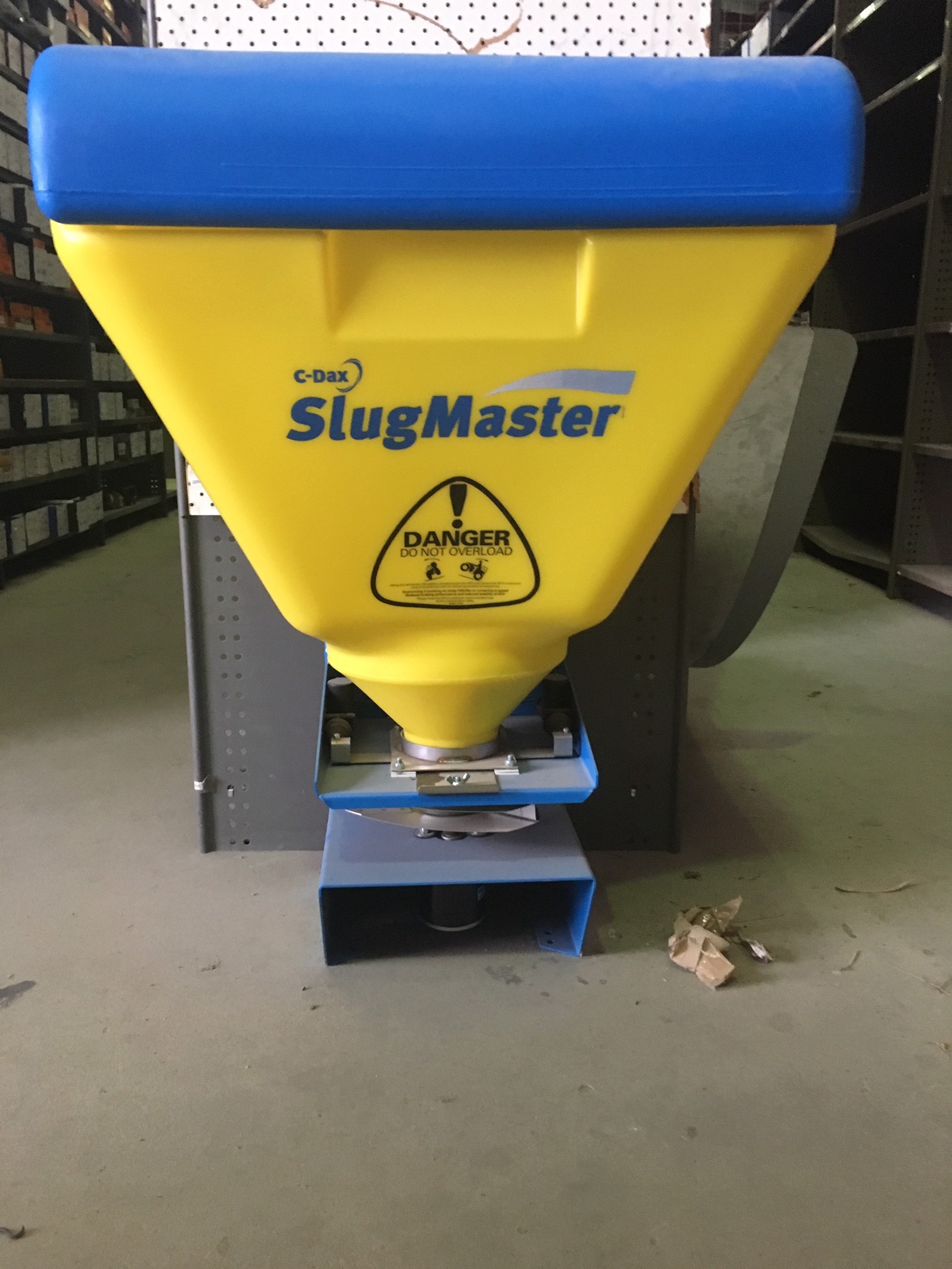 Cdax Mouse bait spreader Brand new | Machinery & Equipment