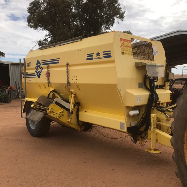 Mixer wagon Machinery & Equipment Fodder and Feed Mixers