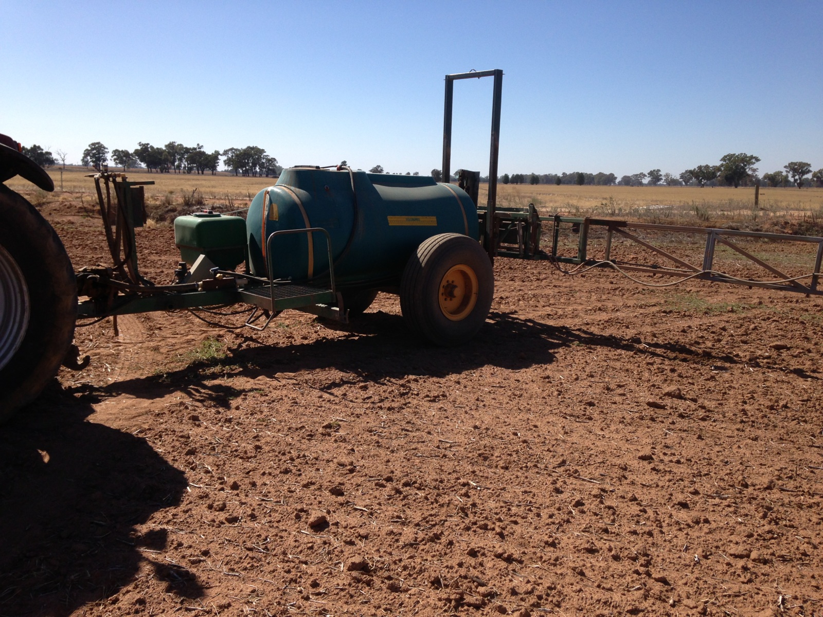 2300 litre 20mt Goldacres sprayer For Sale Machinery