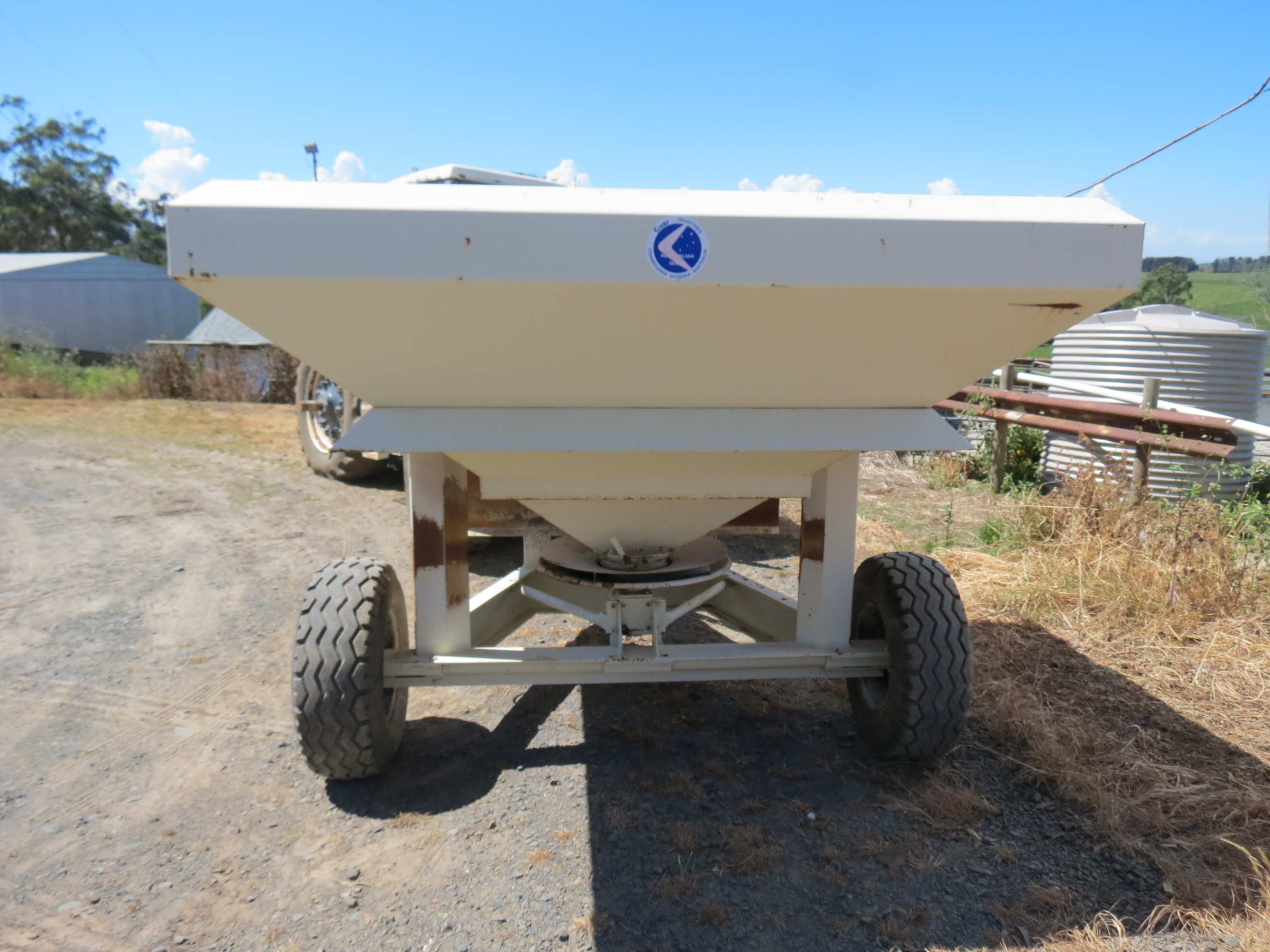 Crump Kurrajong 4000, 4 ton super spreader, hardly used Machinery