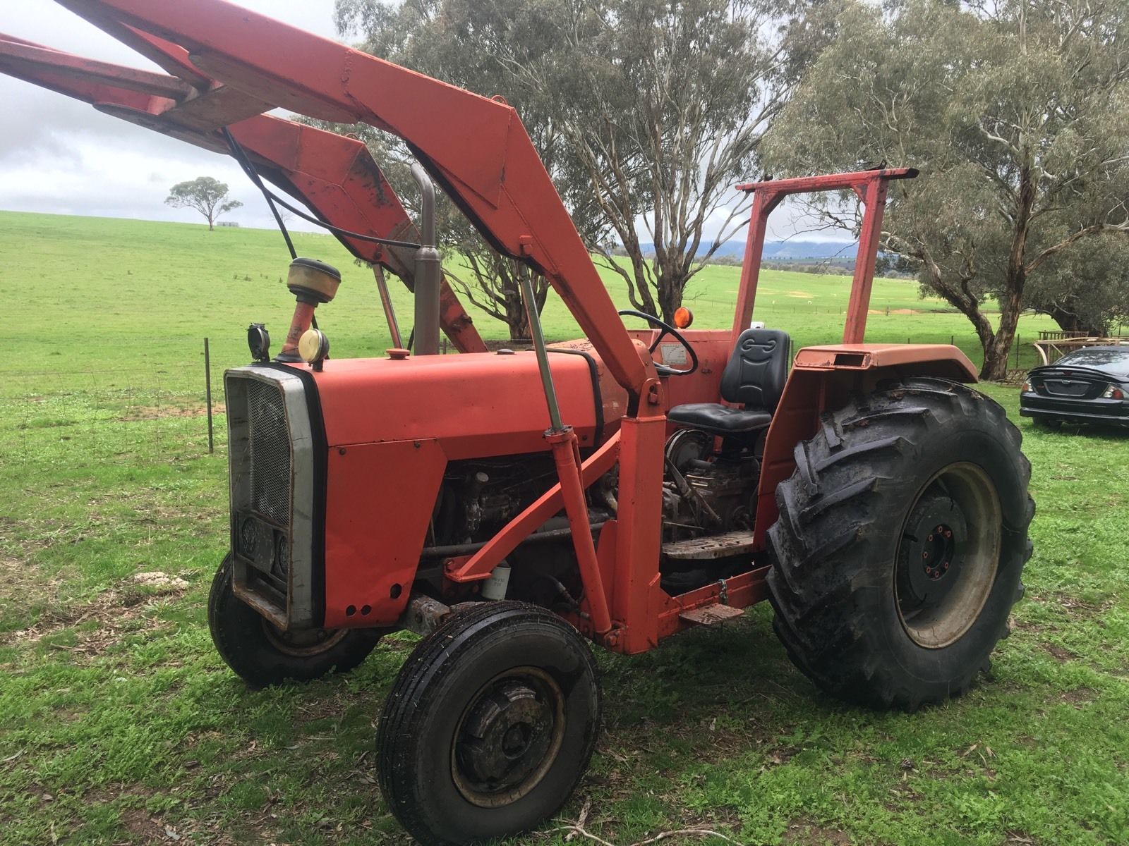 MASSEYFERGUSON 275 TRACTOR DIESEL FRONT END LOADER 70HP