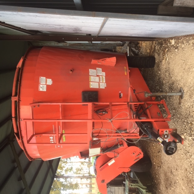 2008 Kuhn Knight 5143 TMR Mixer Wagon Machinery & Equipment