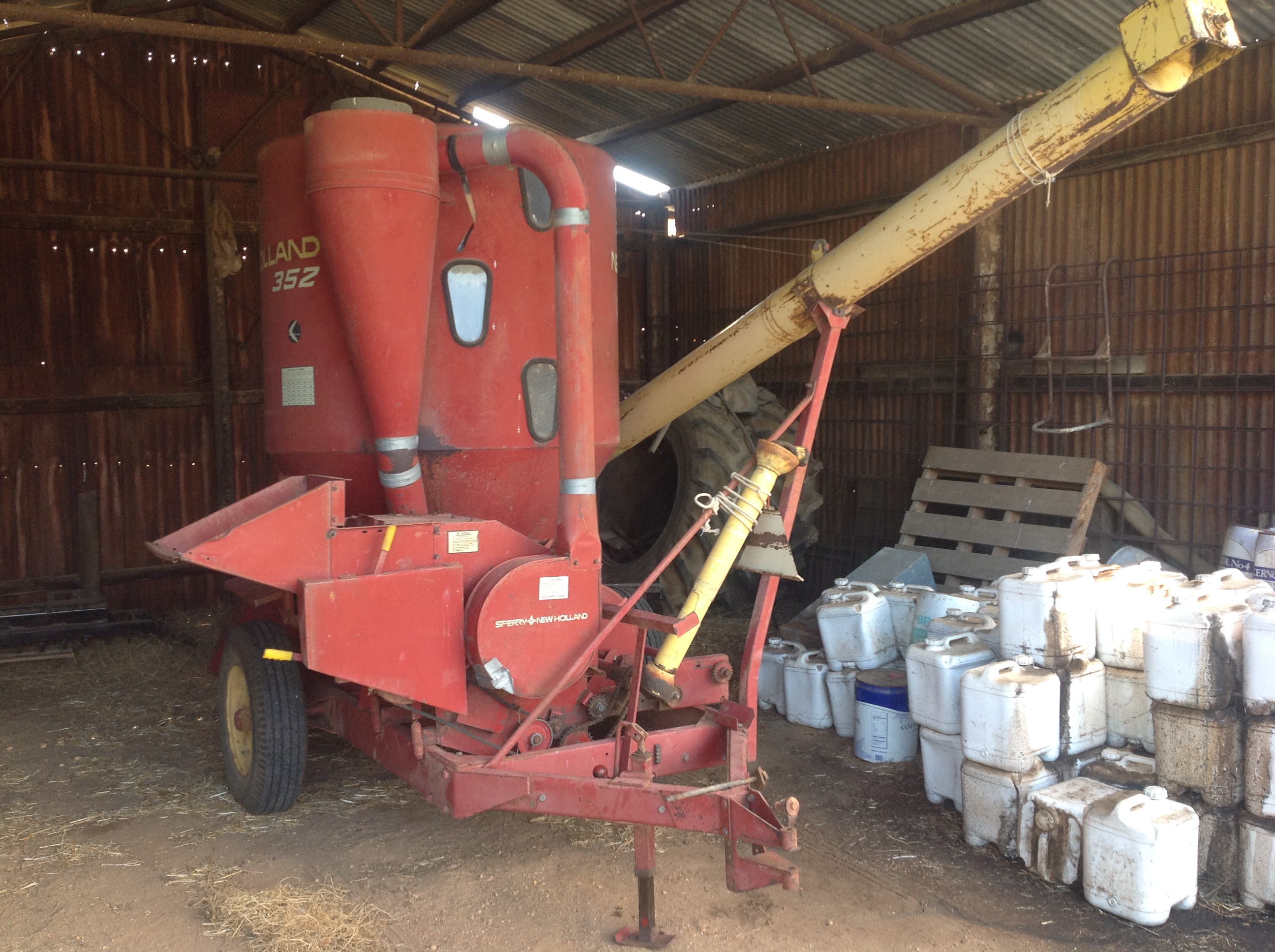 New Holland 352 Hammermill For Sale Machinery & Equipment